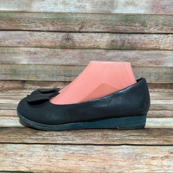 Kork-Ease Cruz Navy Leather Heart Flats - Picture 1 of 8